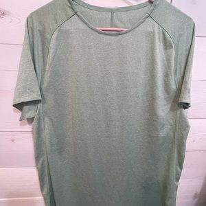 Womens Essential Crewneck Short Sleeve size Medium